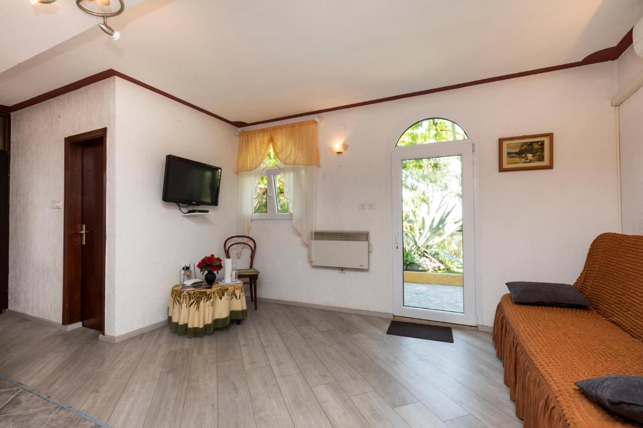 Apartman Maya Mali Lošinj Exterior foto